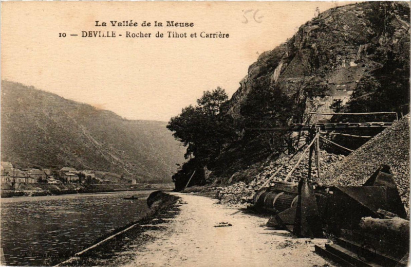 Carte postale ancienne Deville Rocher de Tihot et Carriére à Deville