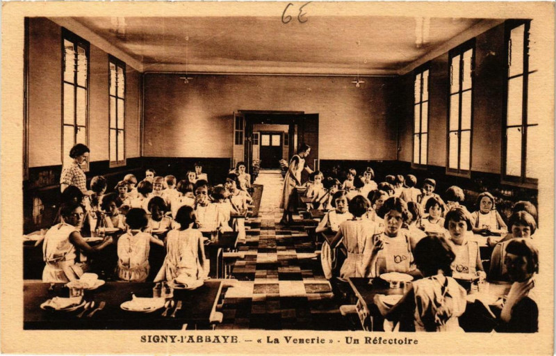 Carte postale ancienne Signy-l'Abbaye La Venerie, Un Refectoire à Signy-l'Abbaye