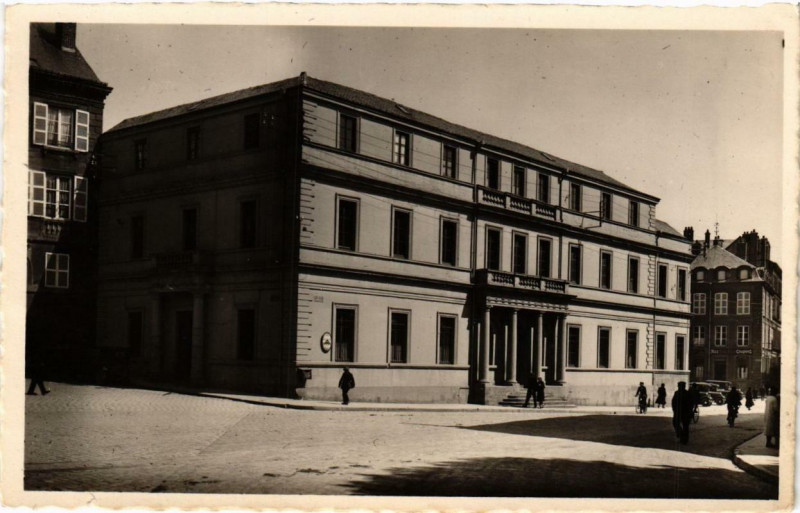 Carte postale ancienne Sedan Palais de Justice à Sedan