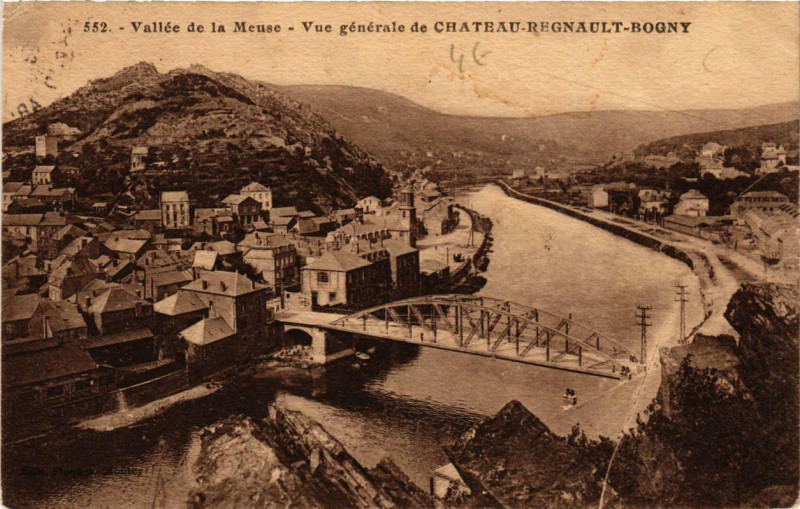 Carte postale ancienne Vue générale de Chateau-Regnault-Bogny