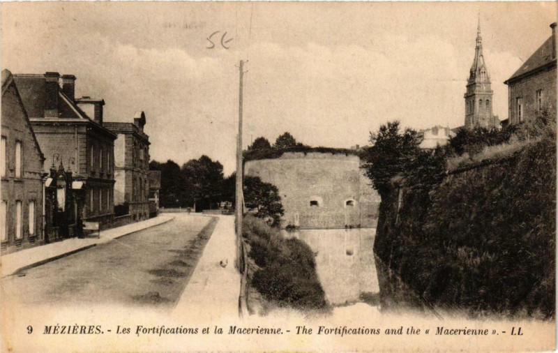 Carte postale ancienne Mezieres Les Fortifications et la Macerienne
