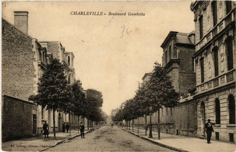 Carte postale ancienne Charleville Boulevard Gambetta