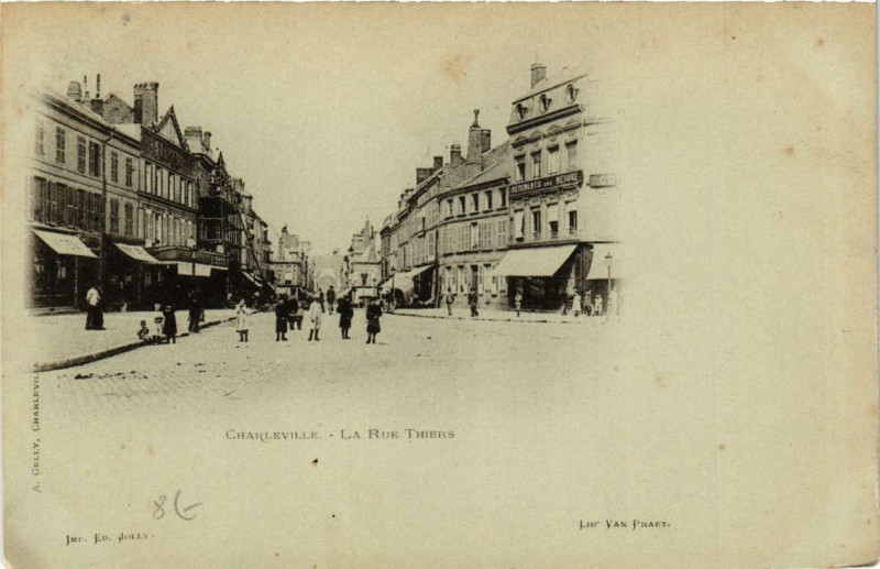 Carte postale ancienne Charleville La Rue Thiers