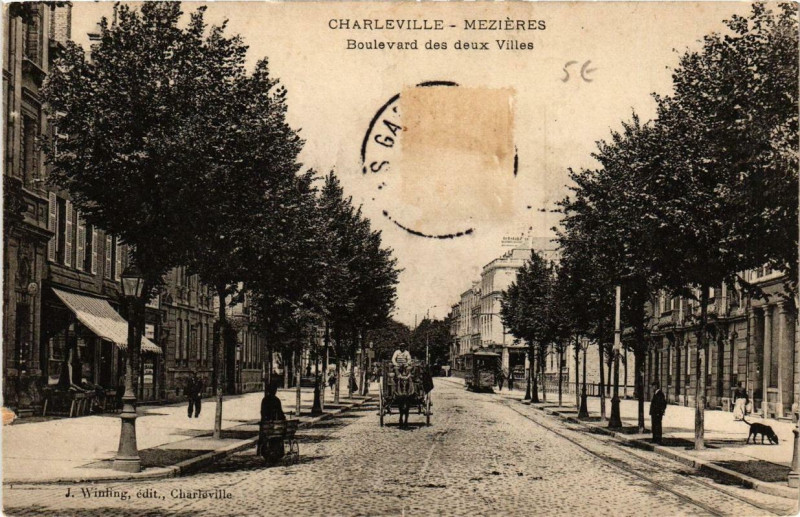 Carte postale ancienne Charleville Boulevard des deux Villes