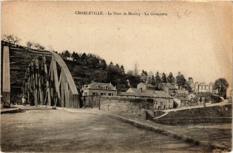 Carte postale ancienne Charleville Le Pont de Montcy, La Grimpette