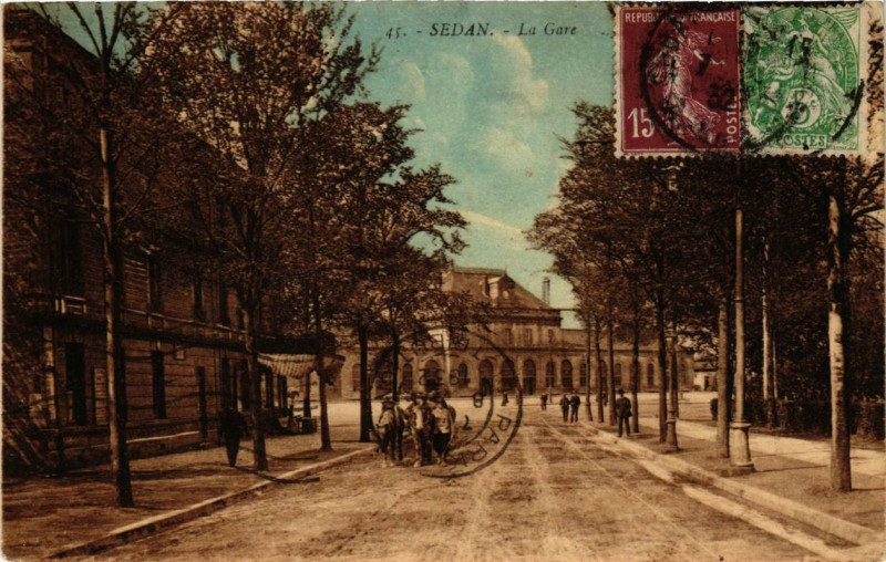 Carte postale ancienne Sedan La Gare à Sedan