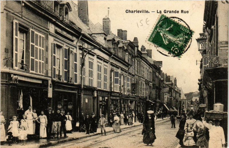 Carte postale ancienne Charleville La Grande Rue
