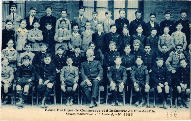 Carte postale ancienne Charleville Section Industrielle