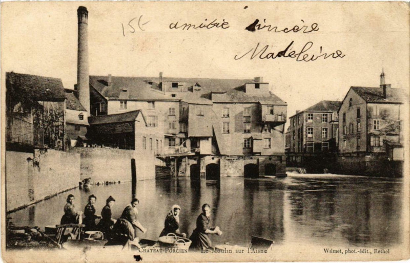 Carte postale ancienne Chateau-Porcien Le Moulin sur l'Aisne à Château-Porcien