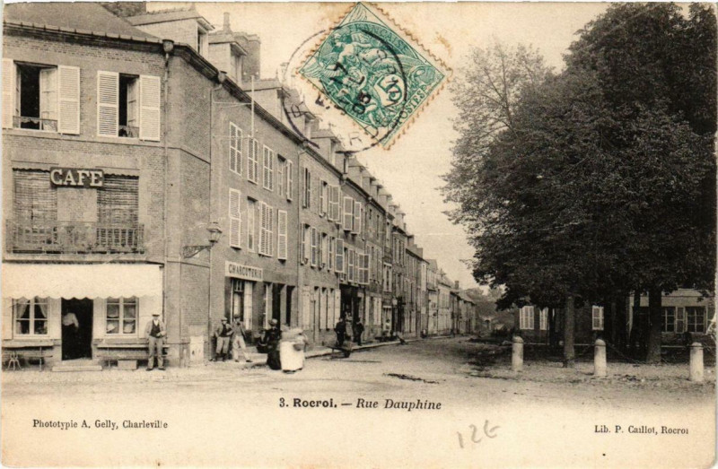 Carte postale ancienne Rocroi Rue Dauphine à Rocroi