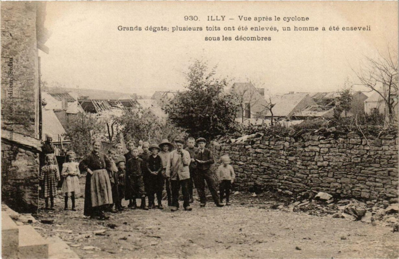 Carte postale ancienne Illy Vue apres le cyclone à Illy