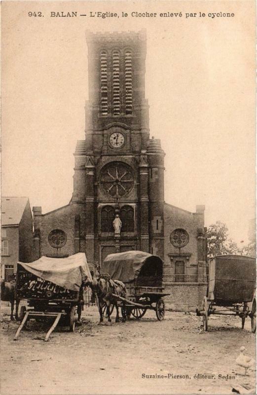 Carte postale ancienne Balan L'Eglise, le Clocher enlevé par le cyclone à Balan