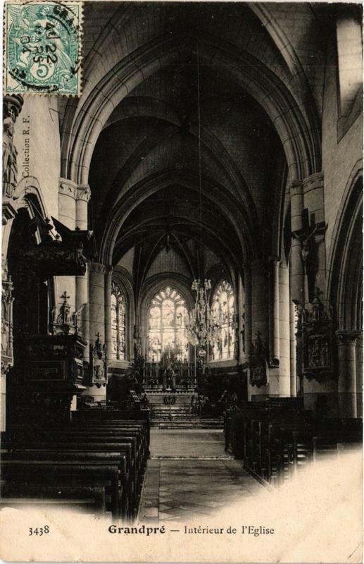 Carte postale ancienne Grandpre Intérieur de Eglise à Grandpré