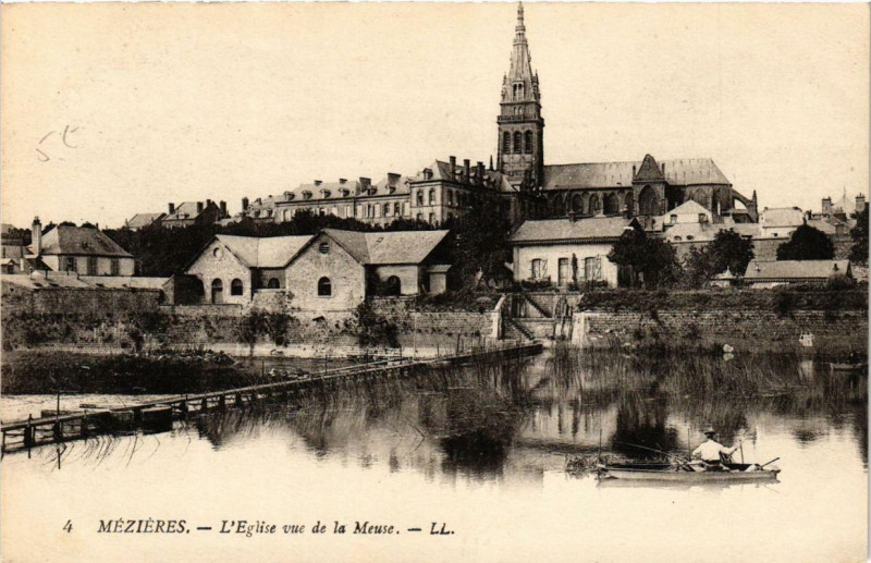 Carte postale ancienne Mezieres Eglise vue de la Meuse