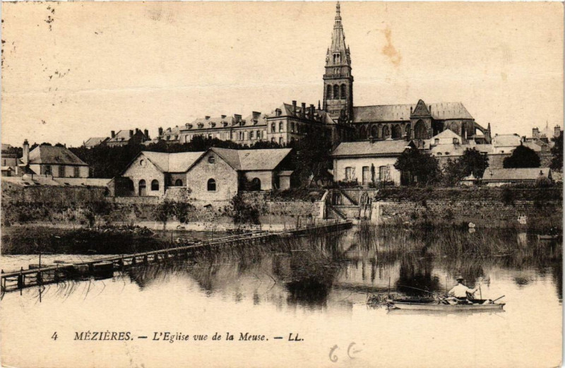 Carte postale ancienne Mezieres Eglise vue de la Meuse