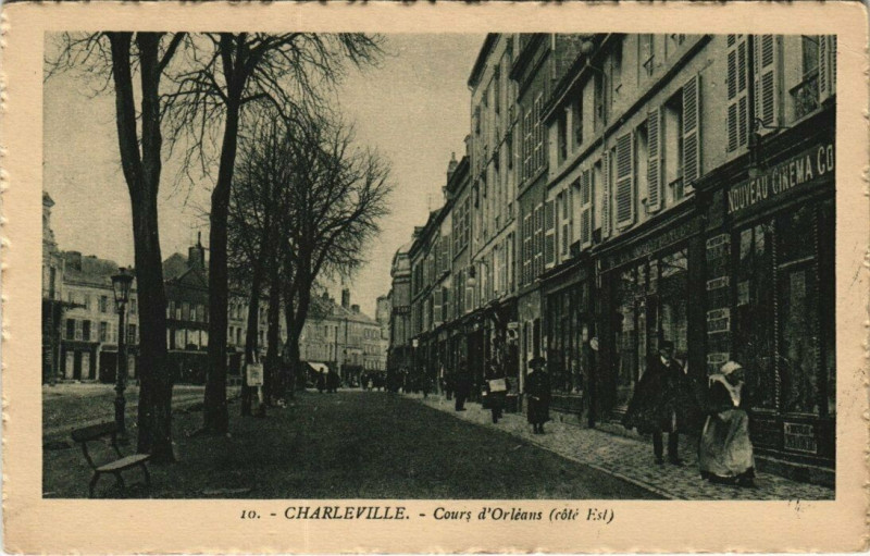 Carte postale ancienne Charleville - Cours d' orleans