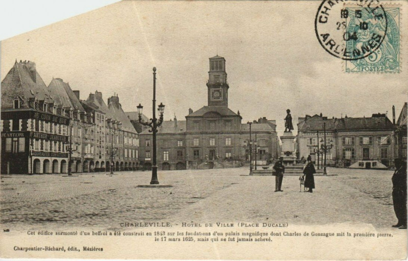 Carte postale ancienne Charleville - Hotel de ville