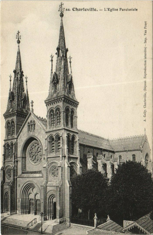 Carte postale ancienne Charleville - L'Eglise paroissiale