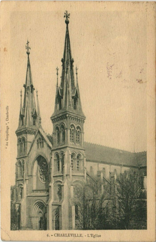 Carte postale ancienne Charleville - L'Eglise
