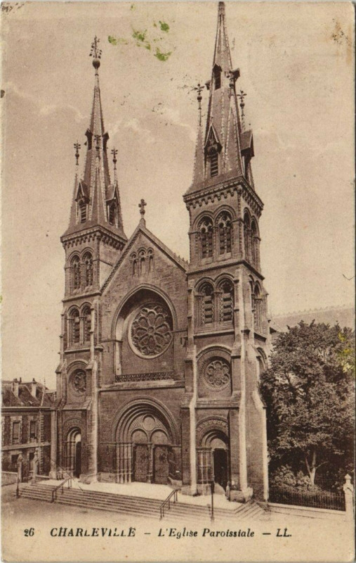 Carte postale ancienne Charleville - L'Eglise paroissiale