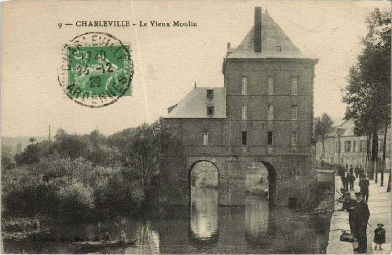 Carte postale ancienne Charleville - Le vieux moulin