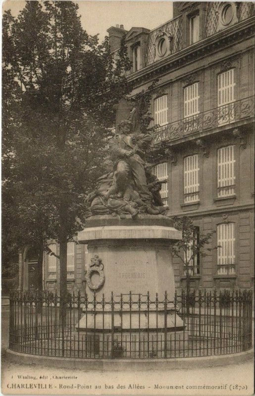 Carte postale ancienne Charleville - Rond - point au bas des allees