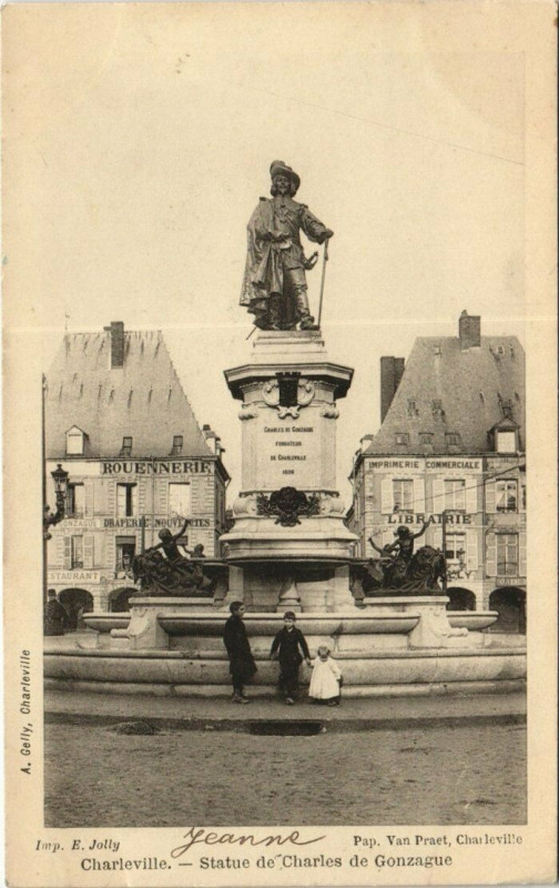 Carte postale ancienne Charleville - Statue de charles de gonzague