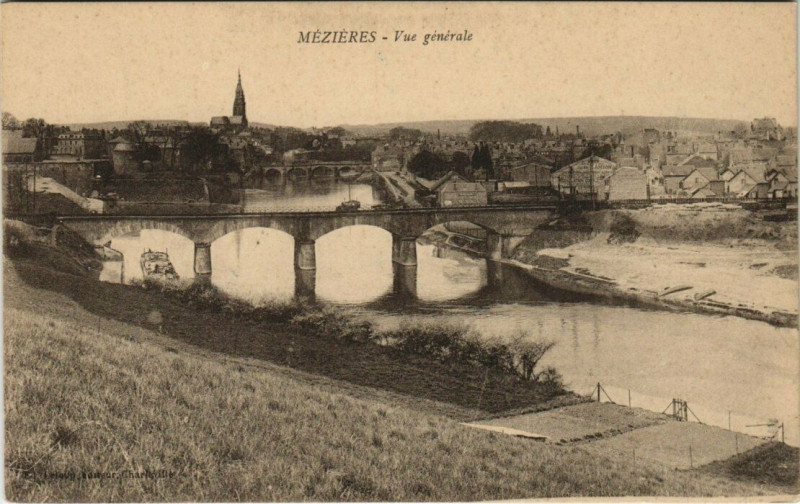 Carte postale ancienne Mezierers - Vue générale