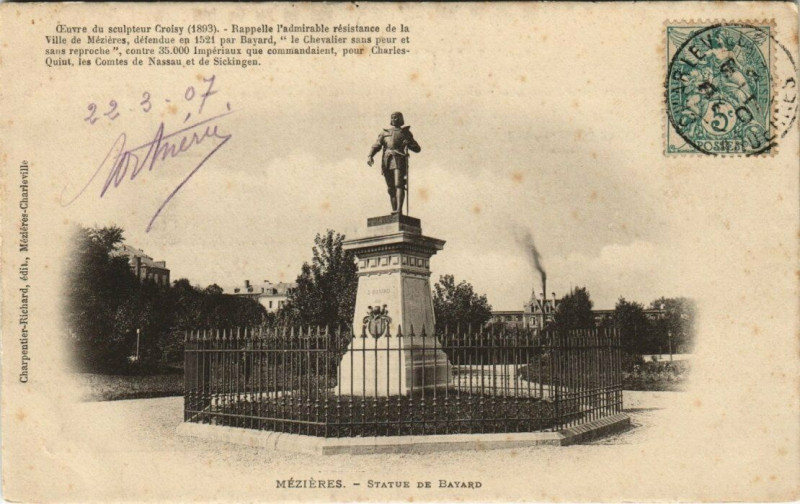Carte postale ancienne Mezieres - Statue de bayard