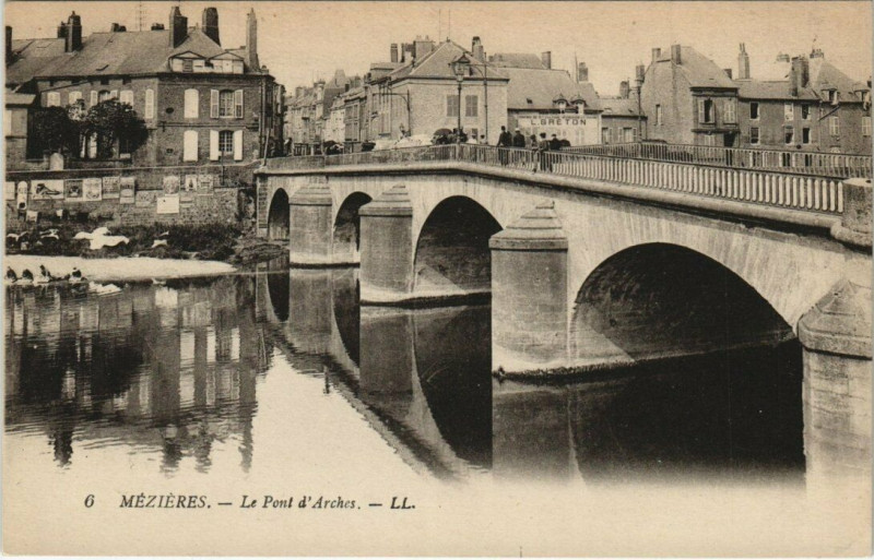 Carte postale ancienne Mezieres - Le pont d'arches