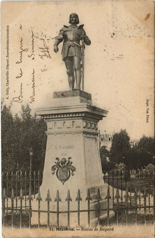 Carte postale ancienne Mezieres - Statue de bayard