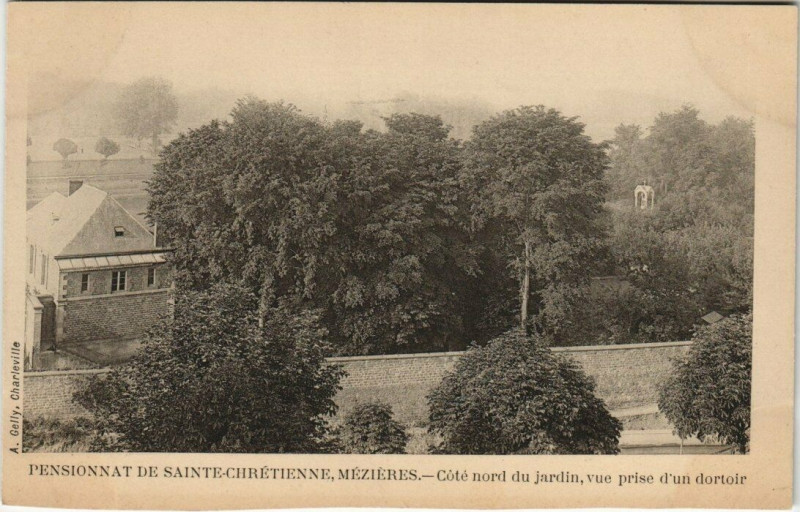 Carte postale ancienne Mezieres - Cote nord du jardin vue prise d 'un dortoir