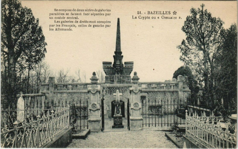 Carte postale ancienne Bazeilles - La Crypte ou Ossuaire à Bazeilles