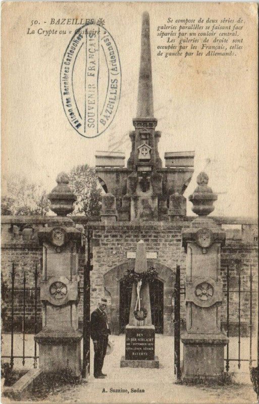 Carte postale ancienne Bazeilles - La crypte ou Ossuaire à Bazeilles
