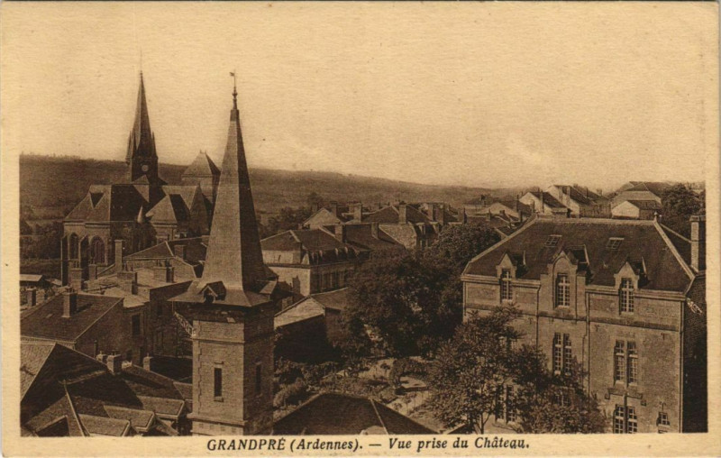 Carte postale ancienne Grandpre - Vue prise du Chateau à Grandpré