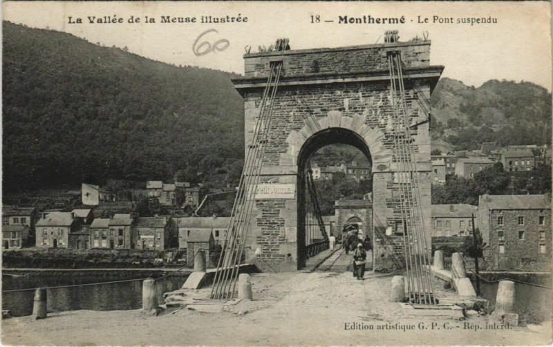 Carte postale ancienne Montherme - Le Pont suspendu à Monthermé