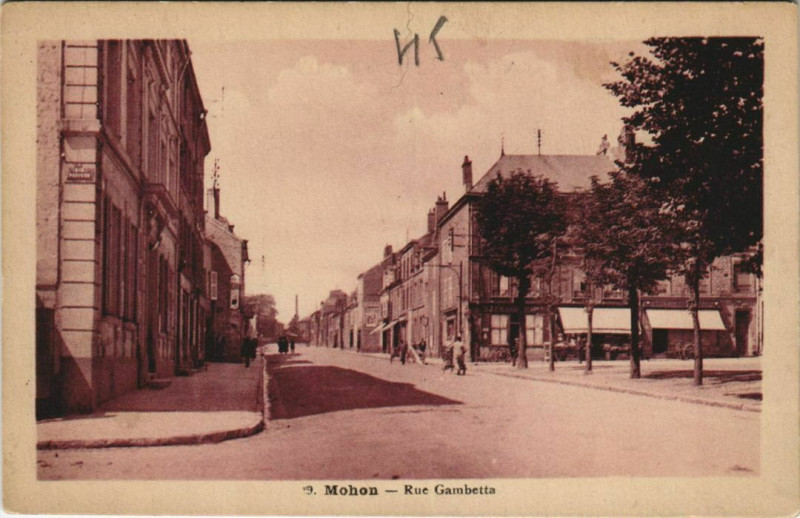 Carte postale ancienne Mohon - Rue Gambetta
