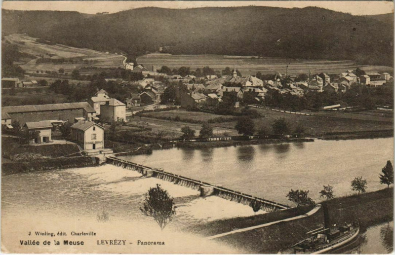 Carte postale ancienne Levrezy - Panorama
