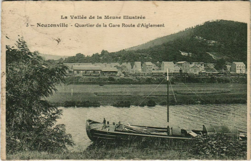 Carte postale ancienne Nouzonville - Quartier de la Gare Route d'Aiglement à Nouzonville