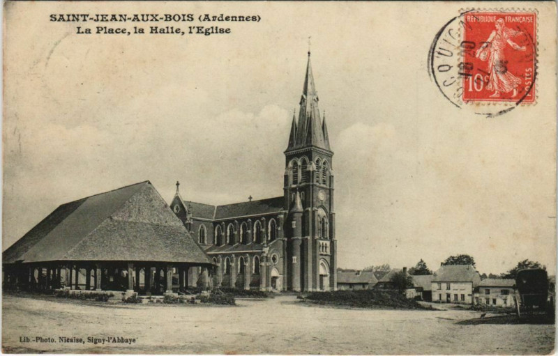 Carte postale ancienne St Jean aux Bois - La Place