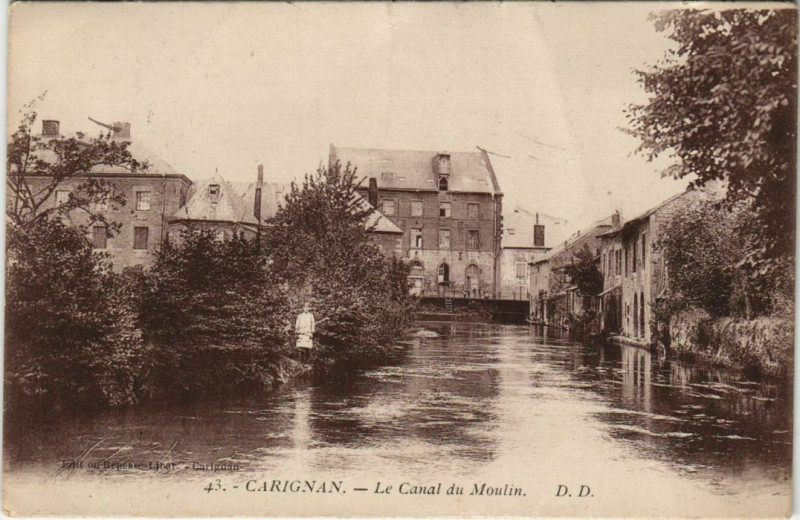 Carte postale ancienne Carignan - Le Canal du Moulin à Carignan