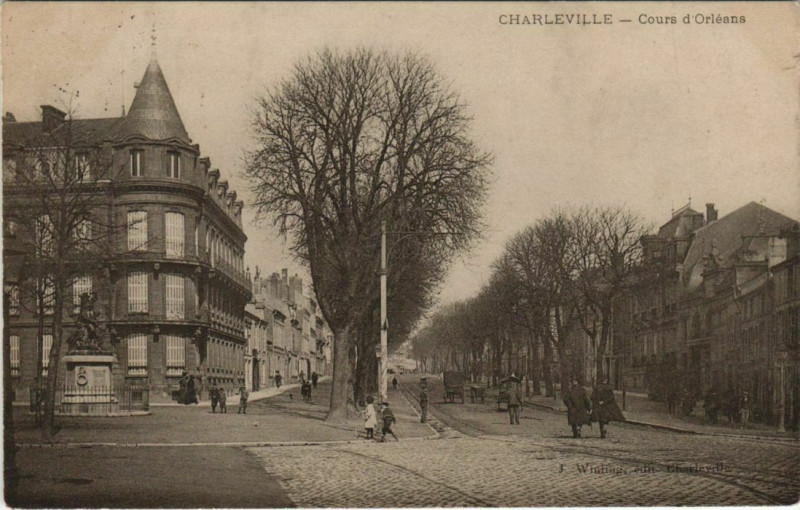 Carte postale ancienne Charleville - Cours d'Orleans