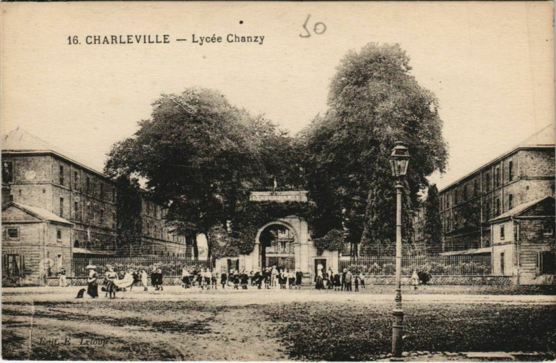 Carte postale ancienne Charleville - Lycee Chanzy