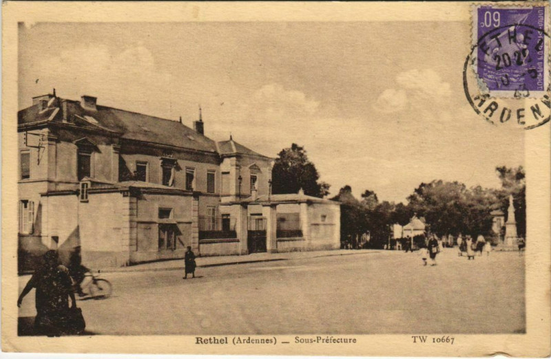 Carte postale ancienne Rethel - Sous Prefecture à Rethel