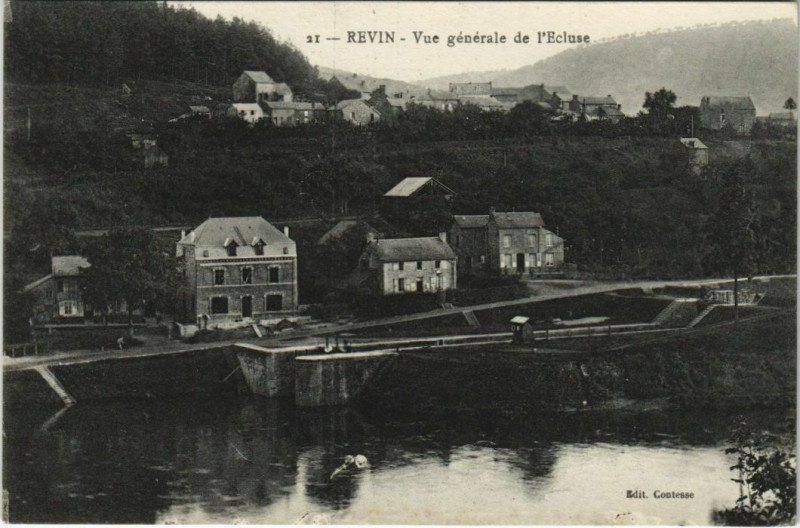 Carte postale ancienne Revin - Vue générale de l'Ecluse à Revin