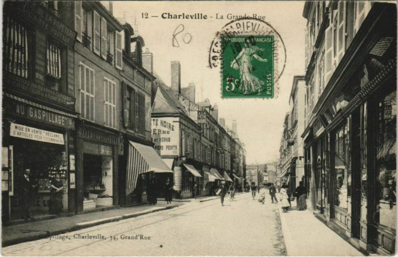 Carte postale ancienne Charleville - La Grande Rue
