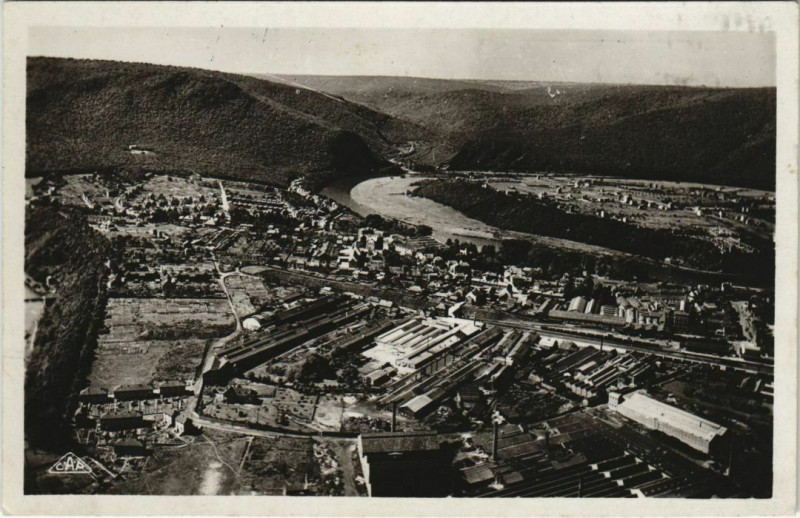 Carte postale ancienne Revin - Vue générale de la Bouverie du Banc du T. C à Revin