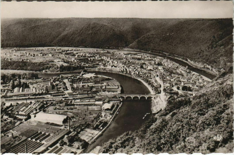Carte postale ancienne Revin - Vue générale à Revin