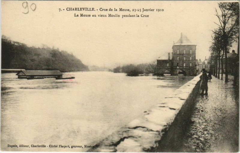 Carte postale ancienne Charleville - Crue de la Meuse