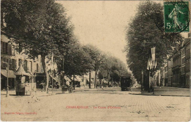 Carte postale ancienne Charleville - Le Cours d'Orleans